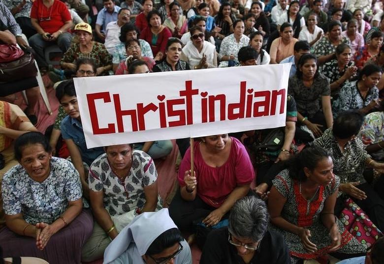 70 Christians traveling home from conference on praying for peace in India have been attacked by Hindu extremists